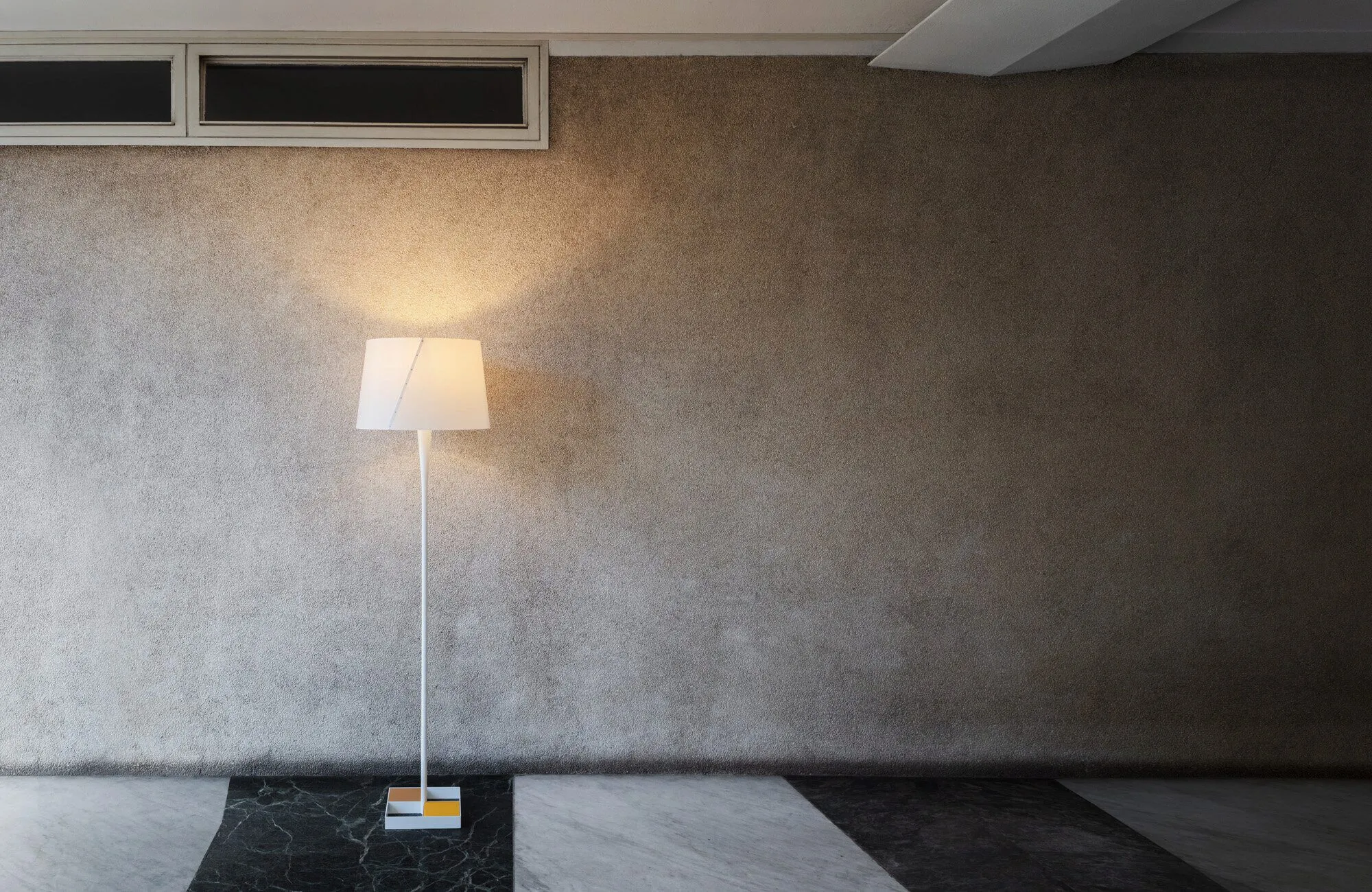 De-Lux “D” by Gio Ponti shown in context, image 1