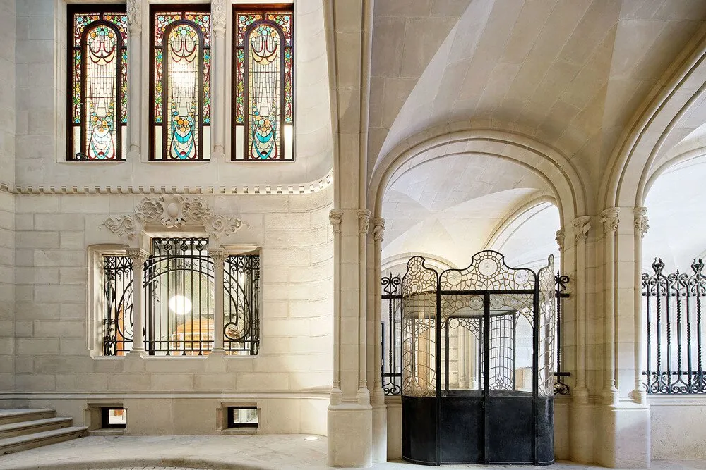 Interior view of Casa Burés – Barcelona, image 7